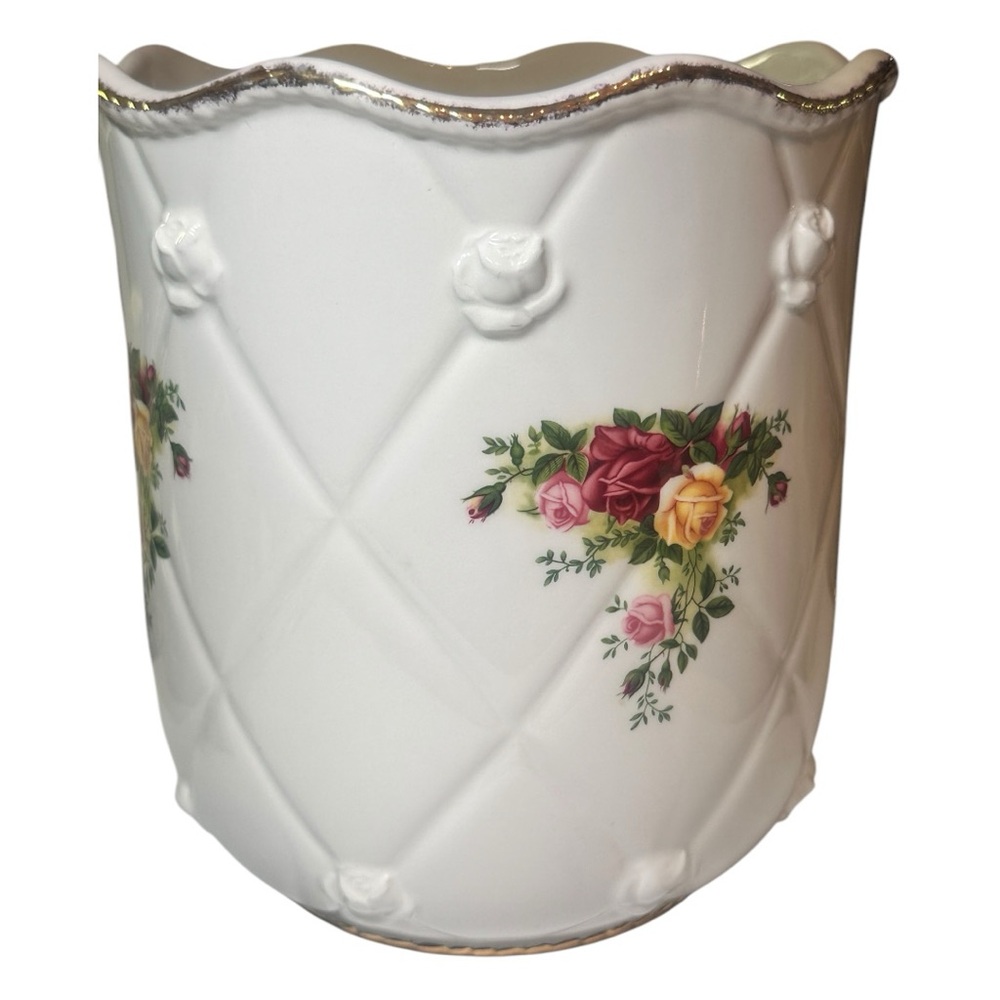 Royal Albert Old English Rose Rosebud Planter (H8.5”) (EUC) - Picture 4 of 8